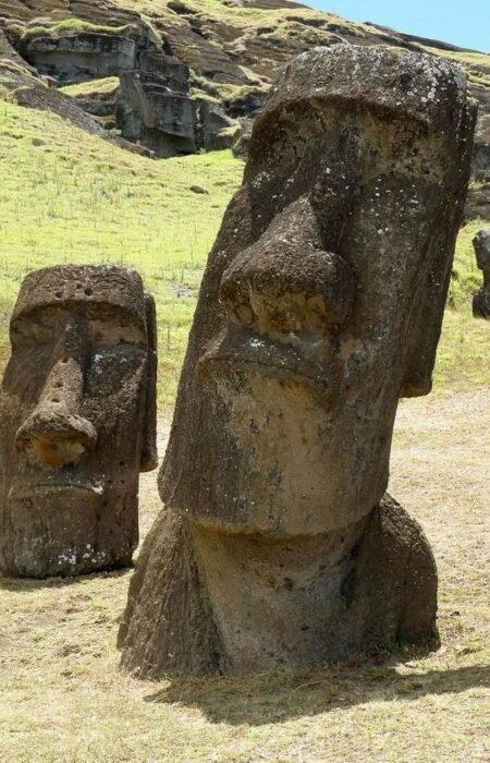 easter-island-stone-figure-close-101624